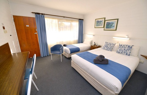 Balranald Hotel | Sturt Motel