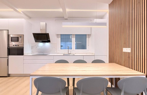 Bilbao City Centre Apartment | Style and Comfort next to the Hospital and Central Bus Station