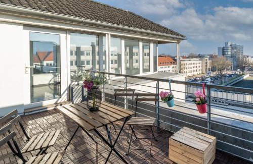 Mitte Apartment | Stylisches Penthouse zentral Balkon 75m2 NFLX