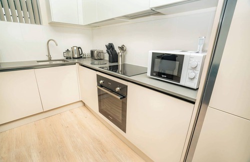 Newark Apartment | Stylish 1 Bed Apartment in Central Newark