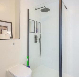The City of London House | Stylish 1 Bedroom Apartment in Holborn in a Great Location