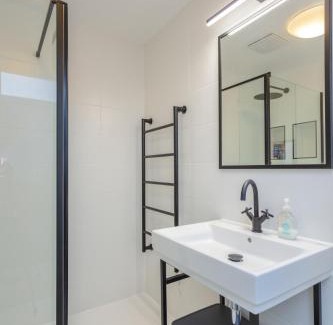 The City of London House | Stylish 1 Bedroom Apartment in Holborn in a Great Location