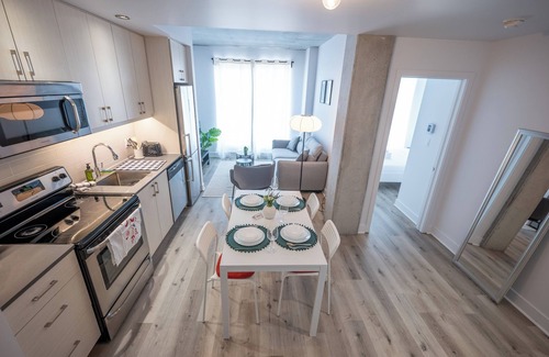 Cite Multimedia Apartment | Stylish 1 BR in Old Port Montreal