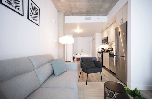 Cite Multimedia Apartment | Stylish 1 BR in Old Port Montreal