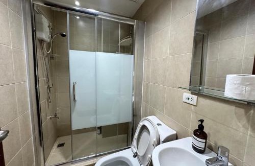San Lorenzo Apartment | Stylish 100 SQM 3BR Loft Near Greenbelt Makati