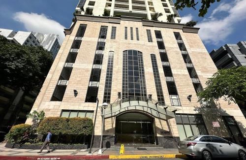 San Lorenzo Apartment | Stylish 100 SQM 3BR Loft Near Greenbelt Makati