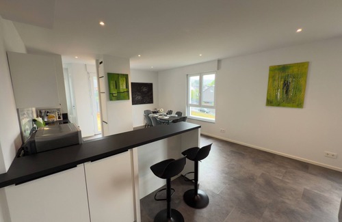 Siegburg Apartment | Stylish 135 sqm penthouse with air conditioning. Cologne/Bonn airport 15 minutes away