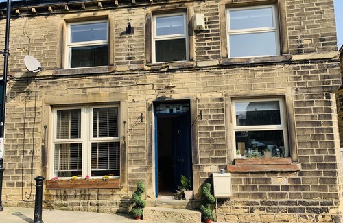 Honley House | Stylish 18th Century cottage
