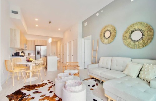 Northeast Miami Condo | Stylish 1Bdrm Penthouse In Miami Design District