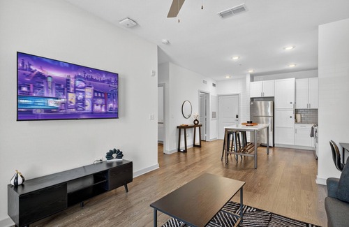 Arlington Apartment | Stylish 1BR Apt/King Bed/ Pool/Close to Beach