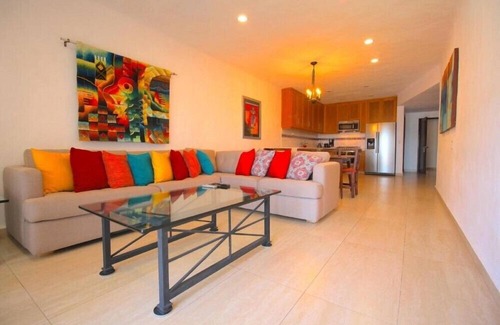 South Hotel Zone Hotel | Stylish 1BR Condo with Pool in Park Royal Los Tules