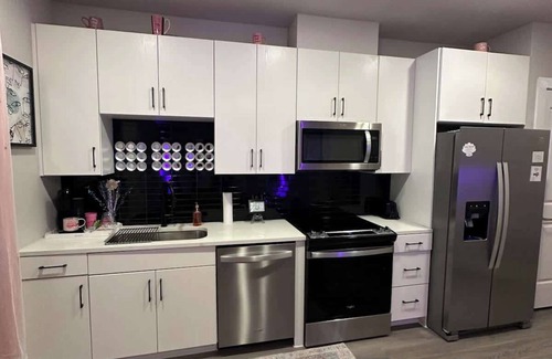 McNeil Apartment | Stylish 1BR N. Austin Stay | Pool & Gym