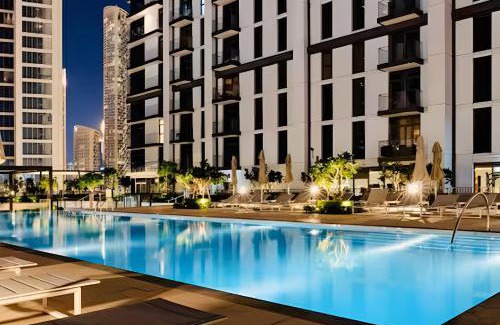 Downtown Dubai Apartment | Stylish 1BR near Burj Khalifa, Dubai Mall and Fountains