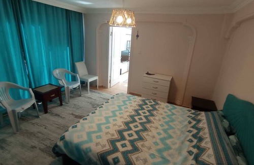 Mahmutlar Condo | STYLISH 1st FLOOR 2BR, BY POOL, PRIVATE PATH TO BEACH