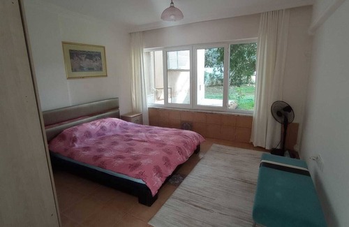 Mahmutlar Condo | STYLISH 1st FLOOR 2BR, BY POOL, PRIVATE PATH TO BEACH