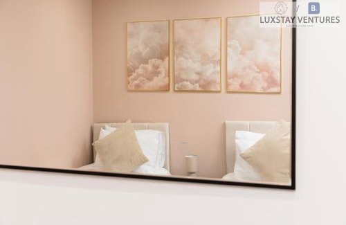 Leicester Apartment | Stylish 2 Bed 2 Bath Apartment - Sleeps 5 - 3 Mins to St Margarets Station & Highcross - Free Parking