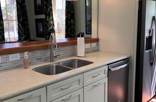 Galveston House | Stylish 2 BED, 2 BATH Shotgun-style house near beach!