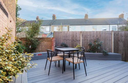 East Ham South Apartment | Stylish 2 Bed Bungalow in East Ham, Close to Excel