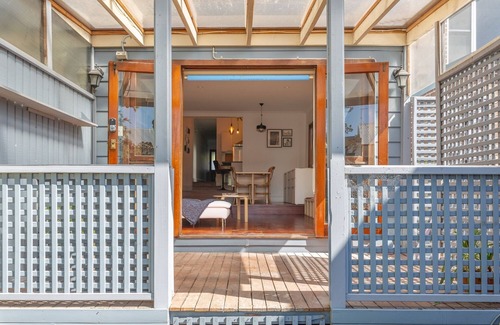 Erskineville House | Stylish 2-Bed Cottage in Trendy Erskineville