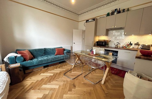 Stroud Green Apartment | Stylish 2-Bed Flat with Balcony & Garden, Haringey