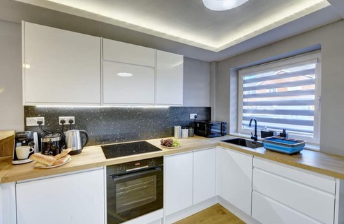 Rugby House | Stylish 2 bed House With Parking in Rugby