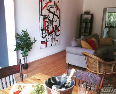 Windermere Apartment | Stylish 2 bed on Florida Rd Amazing location!