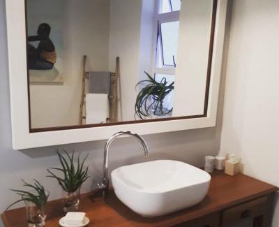 Windermere Apartment | Stylish 2 bed on Florida Rd Amazing location!