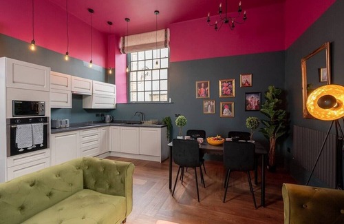 Barnard Castle Apartment | Stylish 2-Bedroom Chapel Retreat