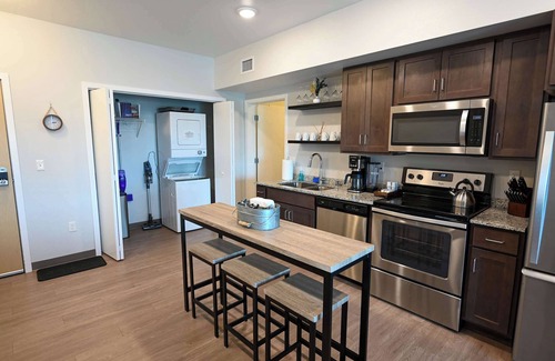 Historic Southwest Apartment | Stylish 2 Bedroom Apartment - Close to Mayo Clinic, Free Parking!