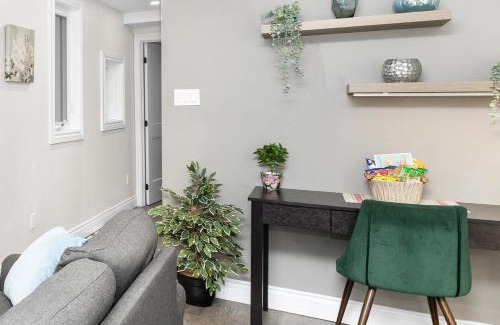 Lowertown Apartment | Stylish 2 Bedroom Condo Downtown Ottawa