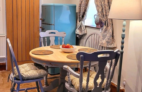 Paul Cottage | Stylish 2 bedroom cottage - garden and parking - walking distance from Mousehole