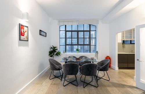 Clerkenwell Apartment | Stylish 2-Bedroom Flat with Balcony in Clerkenwell