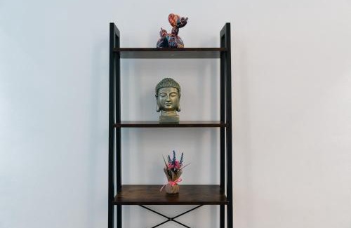 Clerkenwell Apartment | Stylish 2-Bedroom Flat with Balcony in Clerkenwell