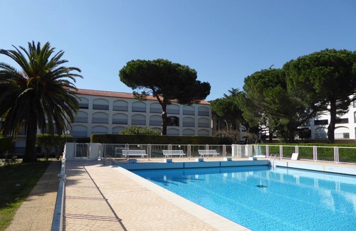 Argeles Plage Apartment | Stylish 2-BR Apartment with Pool, Tennis & AC, 400m from Beach, Argelès-sur-Mer