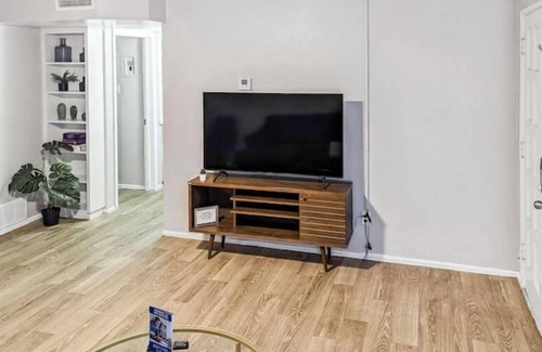 Peaceful Valley Apartment | Stylish 2 BR Miller Rd Gem