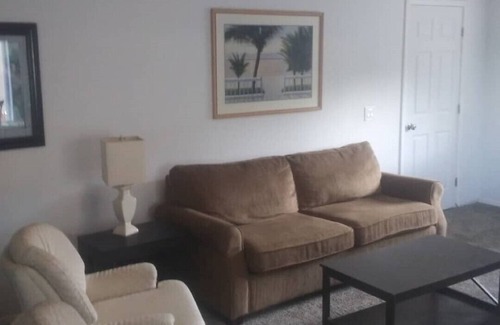 Lincoln Heights House | Stylish 2bd lower level apt in newer constructed south hill home