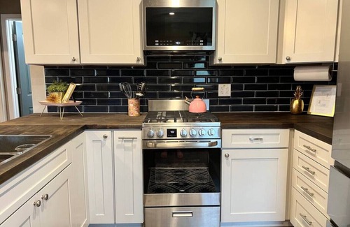 Rolla House | Stylish 2Bdrm Bungalow | Walkable + Well Equipped