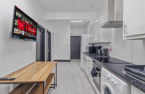 Sheldon Apartment | Stylish 2BR Apartment in Sheldon