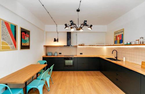 Sololaki Apartment | Stylish 2BR apt w huge terrace in Old Tbilisi