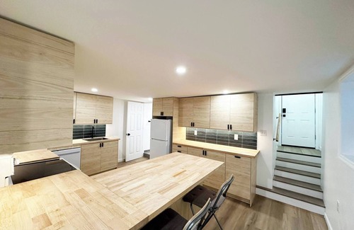 Ironbound District House | Stylish 2BR - EWR, Stadium & NYC