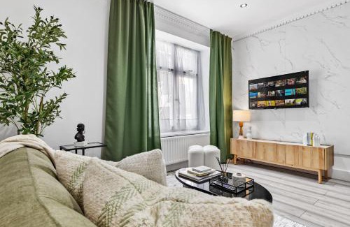 Holland Park Apartment | Stylish 2BR Flat Near Kensington & Westfield