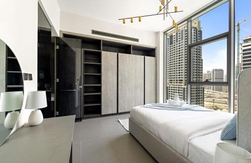 Jumeirah Lake Towers Apartment | Stylish 2BR in Royal MBL