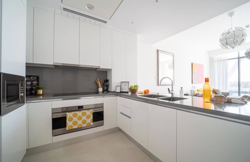 Al Safa Apartment | Stylish 2BR Waterfront Retreat Near Jumeirah Beach
