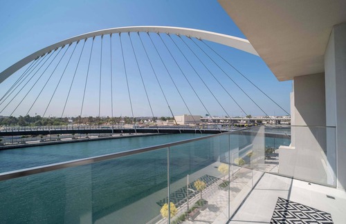 Al Safa Apartment | Stylish 2BR Waterfront Retreat Near Jumeirah Beach