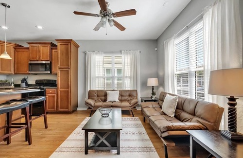 Tallahassee House | Stylish 3/3 close to FSU/downtown Pets