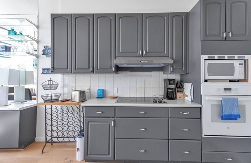 Cathedral Hill Condo | Stylish 3-BR Condo near Japantown + Garage Parking