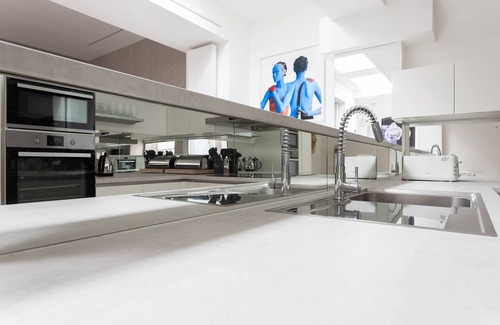 Warwick Apartment | Stylish 3bed 3bath, Central