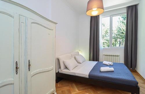 Vake Apartment | Stylish 3BR Apt near Mziuri Park - By Wehost
