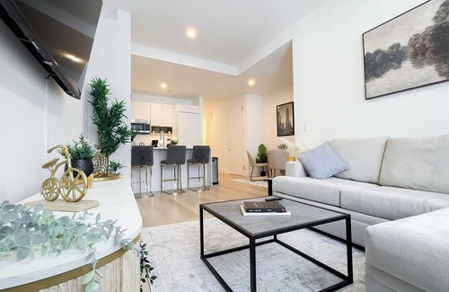 Financial District Apartment | Stylish 3BR Luxury Retreat in the Heart of FiDi