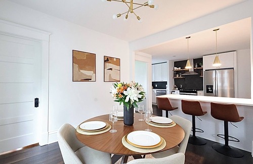 Merriam Park House | Stylish 3BR Retreat on Selby Ave/Walk to Cafés, Near MOA, Airport & Colleges